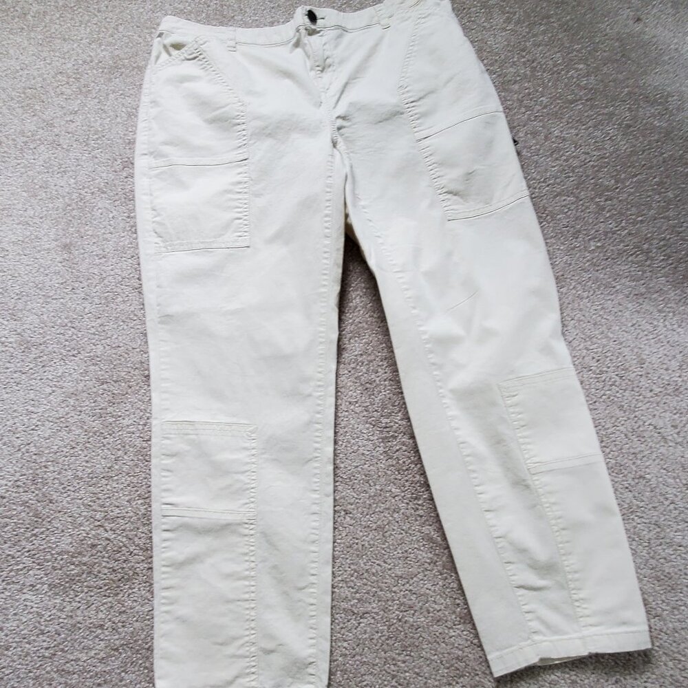 Style & Co Cargo/Hiking Pants, Size 12, 98% Cotton/2% Spandex, Off White